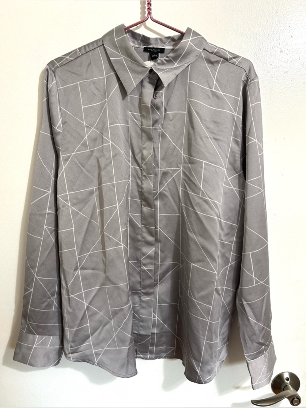 NWT Women’s Geometric Print Ann Taylor Button Down Dress Shirt, size large